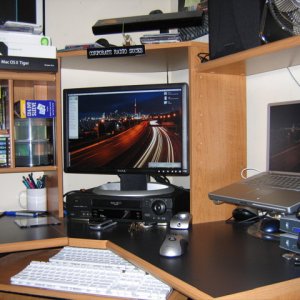 clean_desk.jpg