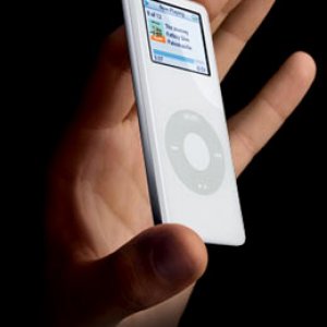 ipodnanohand20050907.jpg