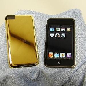 24kt-gold-plated-ipod-touch-and-iphone.jpg