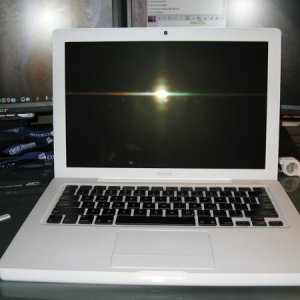 black-keyboard-white-macbook-6.jpg