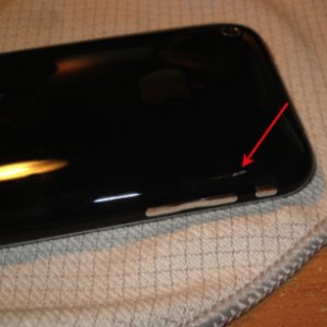 iPhone crack 2 (volume rocer:vibrate switch).jpg