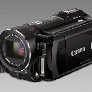 Canon-HF11-FSL-600.jpg