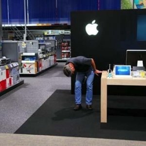 20070830__blg_bestbuy_applestore3_1_1.jpg