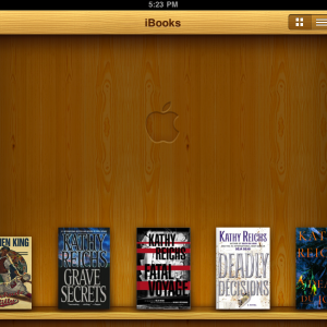 iBooks Apple Logo cropped.png