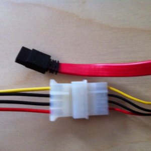 Molex + sata.JPG