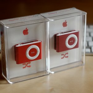 iPod shuffle red.jpg