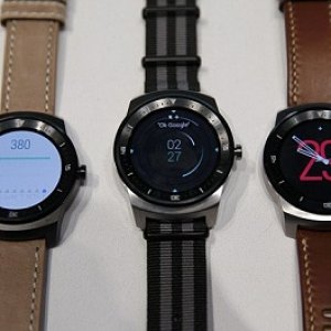 lg-watch-r-half.jpg