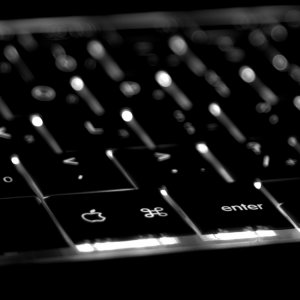 black_keyboard-wallpaper-1680x1050.jpg