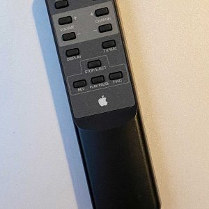 oldAppleRemote.jpg