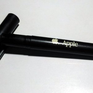 apple-fountain-pen.jpg