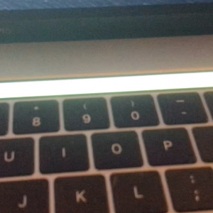 Flickering Touch Bar MacBook Pro.png