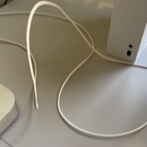 Mac Mini charging macbook pro .mp4