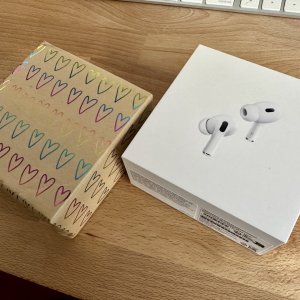 airpods2-present.jpeg