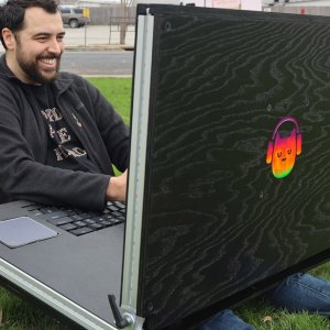 DIY-Biggest-Laptop-4.jpg