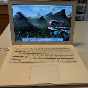 MacBook 2010 White photo.jpg