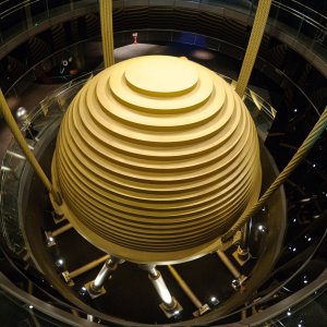 Taipei_101_Tuned_Mass_Damper_2010.jpg