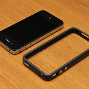 Apple_iPhone_4_Bumper.jpg