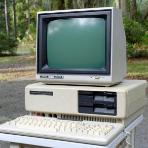 Tandy_1000_computer_original.jpg