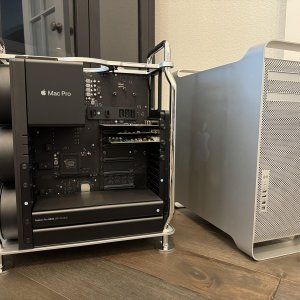 MacPro2019&MacPro2007resized.jpg