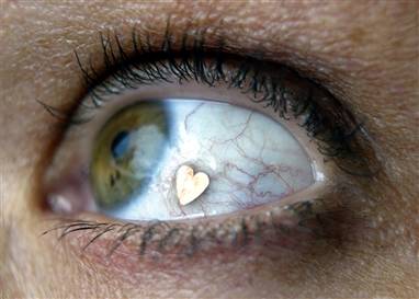 040407_eyejewel_hmed_11a.hmedium.jpg