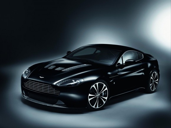 2010-Aston-Martin-V12-Vantage-Carbon-Black-Edition-580x434.jpg