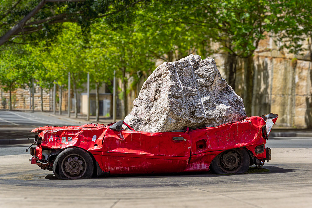 _VII0226_Car_&_Rock_Sculpture.jpg