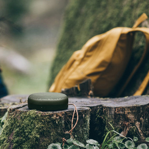 bo-beoplaya1-portable-speaker-mossgreen-5.jpg