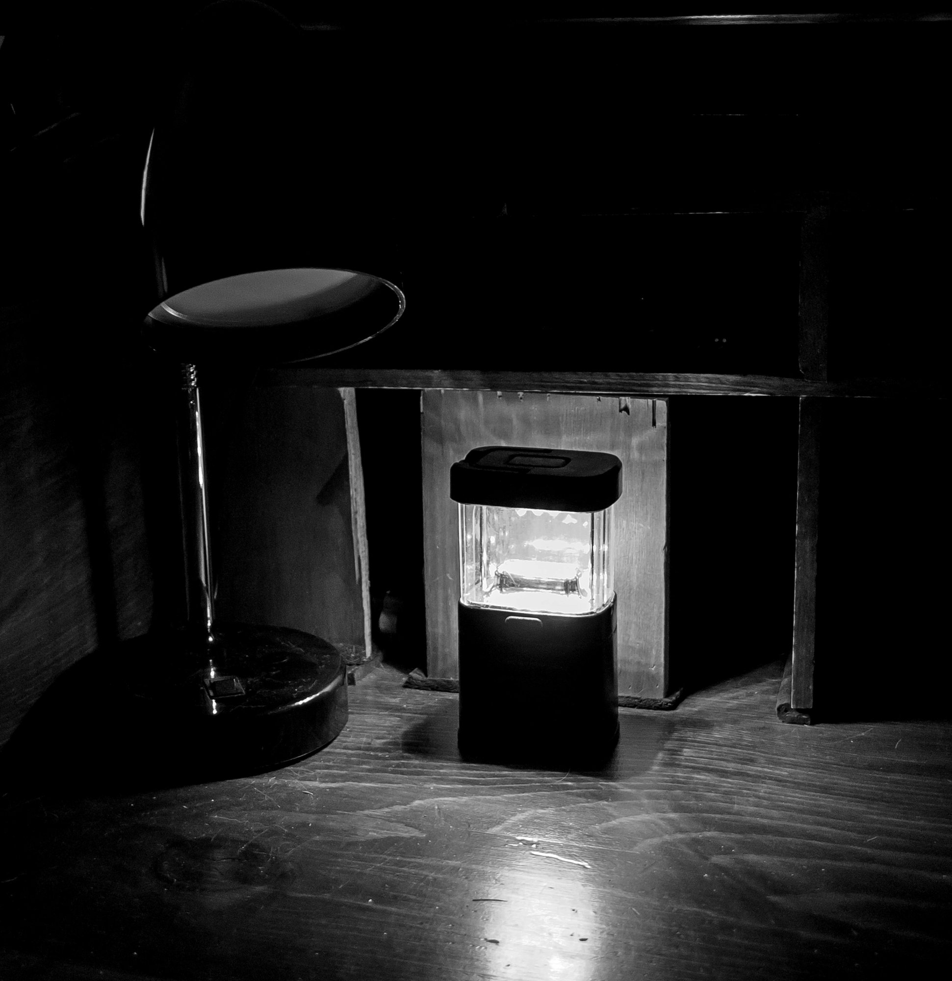 desk lamp 2830 01.04.23 x.jpg