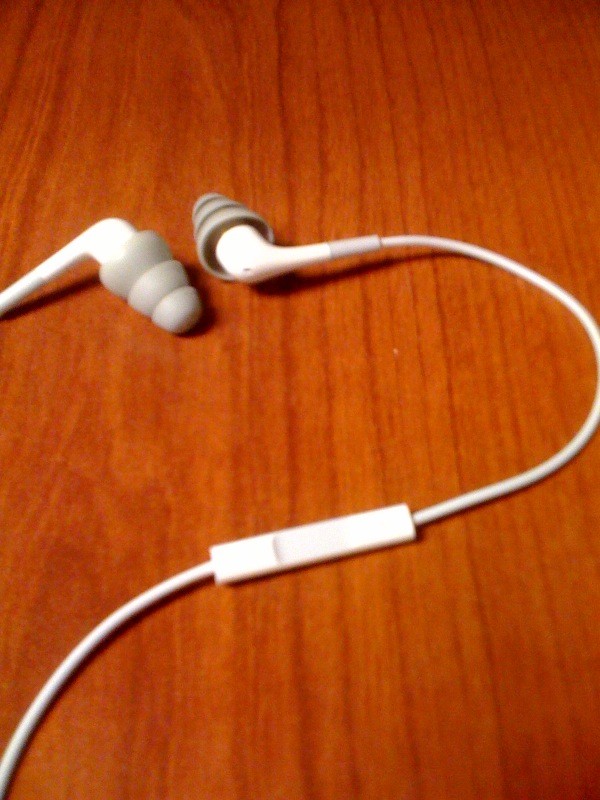 earphones 3.jpg