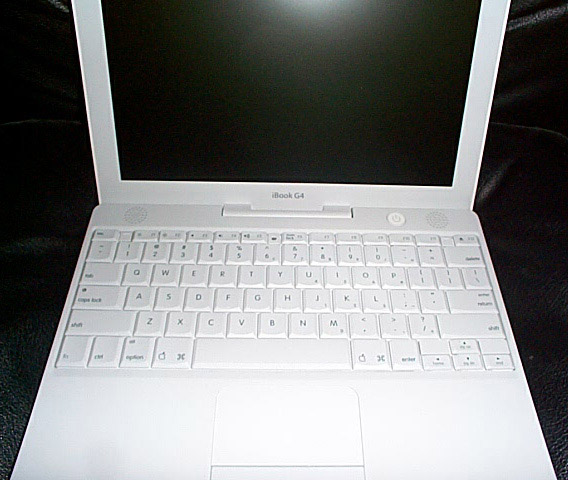 IBOOK G4  LID OPEN.jpg
