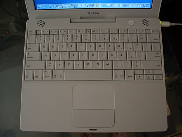 iBookG4top1.jpg