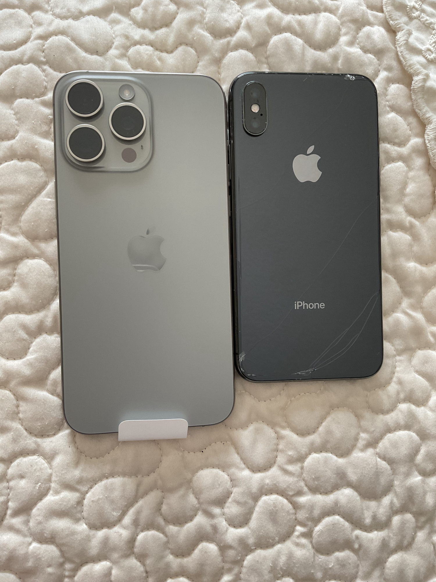 iPhone-15-Pro-Max_vs_iPhone-X_rear_height.png