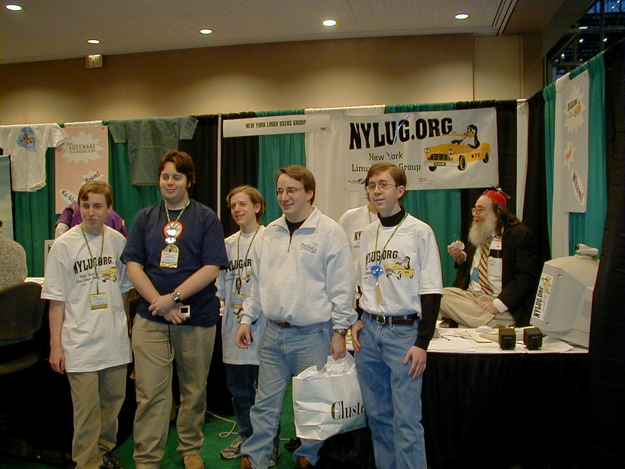 linux_nylug_booth.jpg