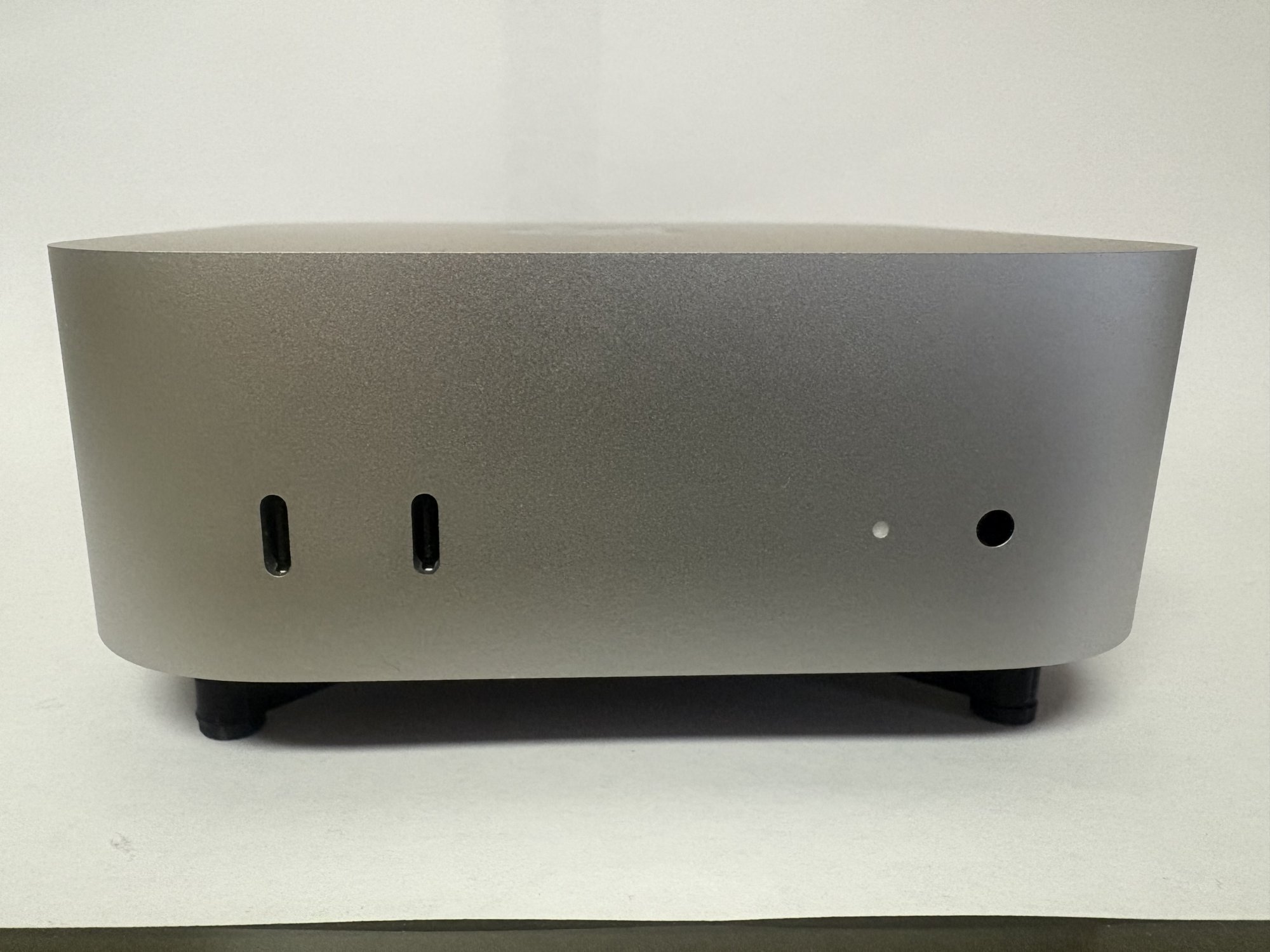 Mac_Mini_M4_Push_Button_Plastic_Stand_Received_01.jpg