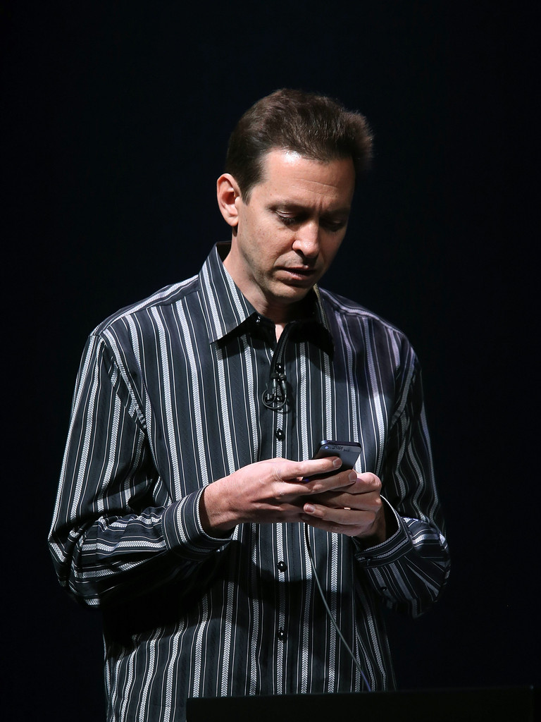 Scott+Forstall+Apple+Introduces+iPhone+5+QLXZ2C-LSsIx.jpg