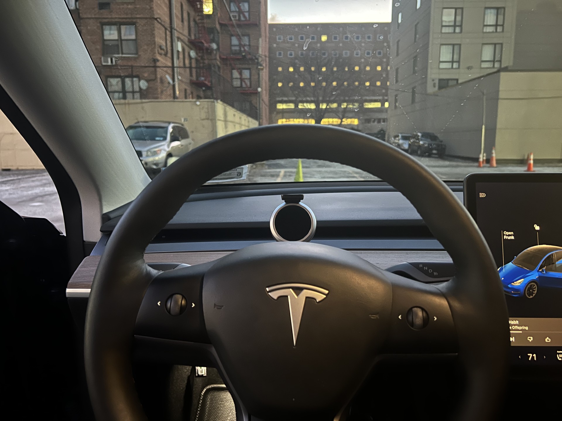 wireless charinging mount front.jpg