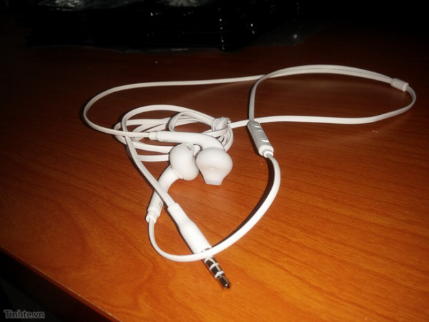 samsung-galaxy-s6-earbuds.jpg