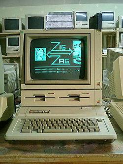 250px-Apple_iie.jpg