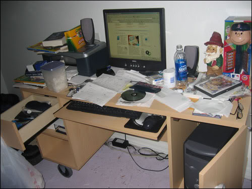 messydesk1.jpg