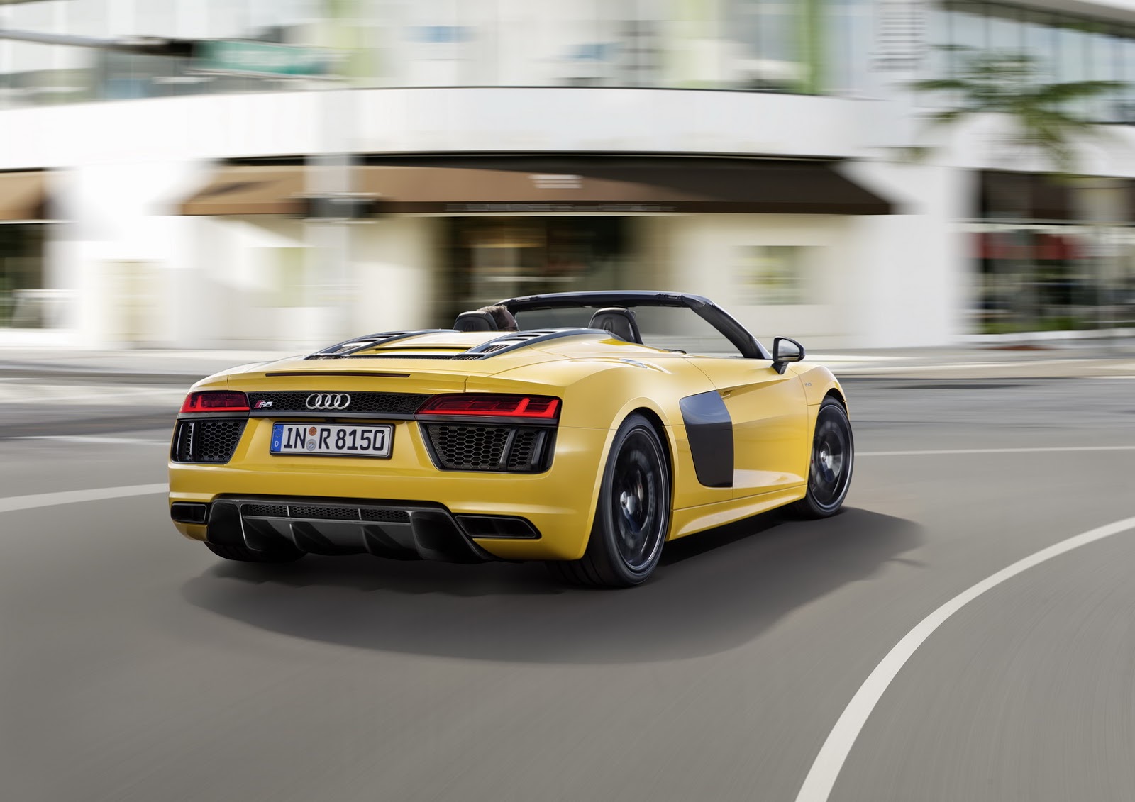 2017-Audi-R8-Spyder-6.jpg