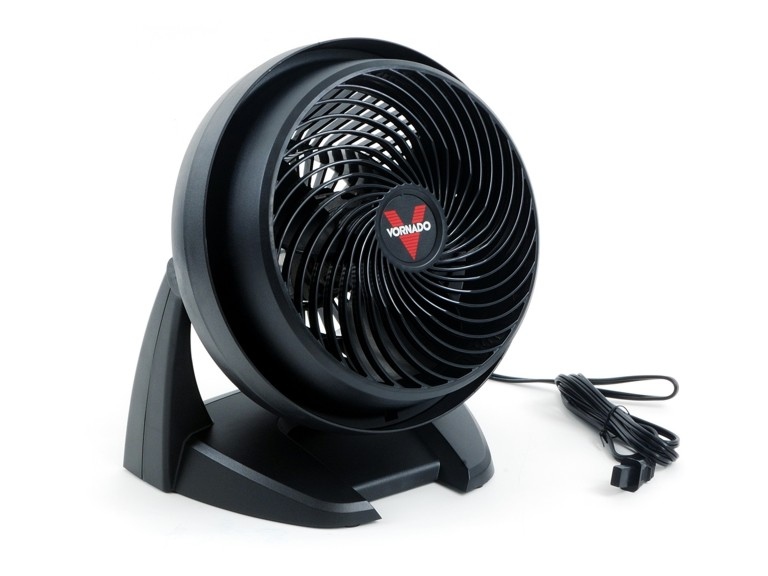 Vornado_3_Speed_Mid_Size_Air_Circulator7s4Detail.jpg