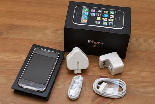 brand-apple-iphone-3-1495398080.jpg