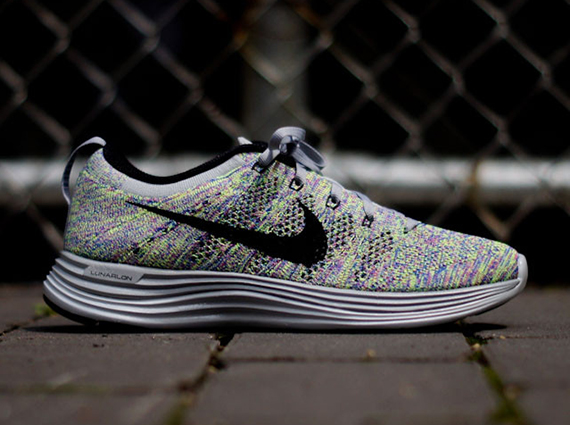 nike-wmns-lunar-flyknit-pink-green-1.jpg