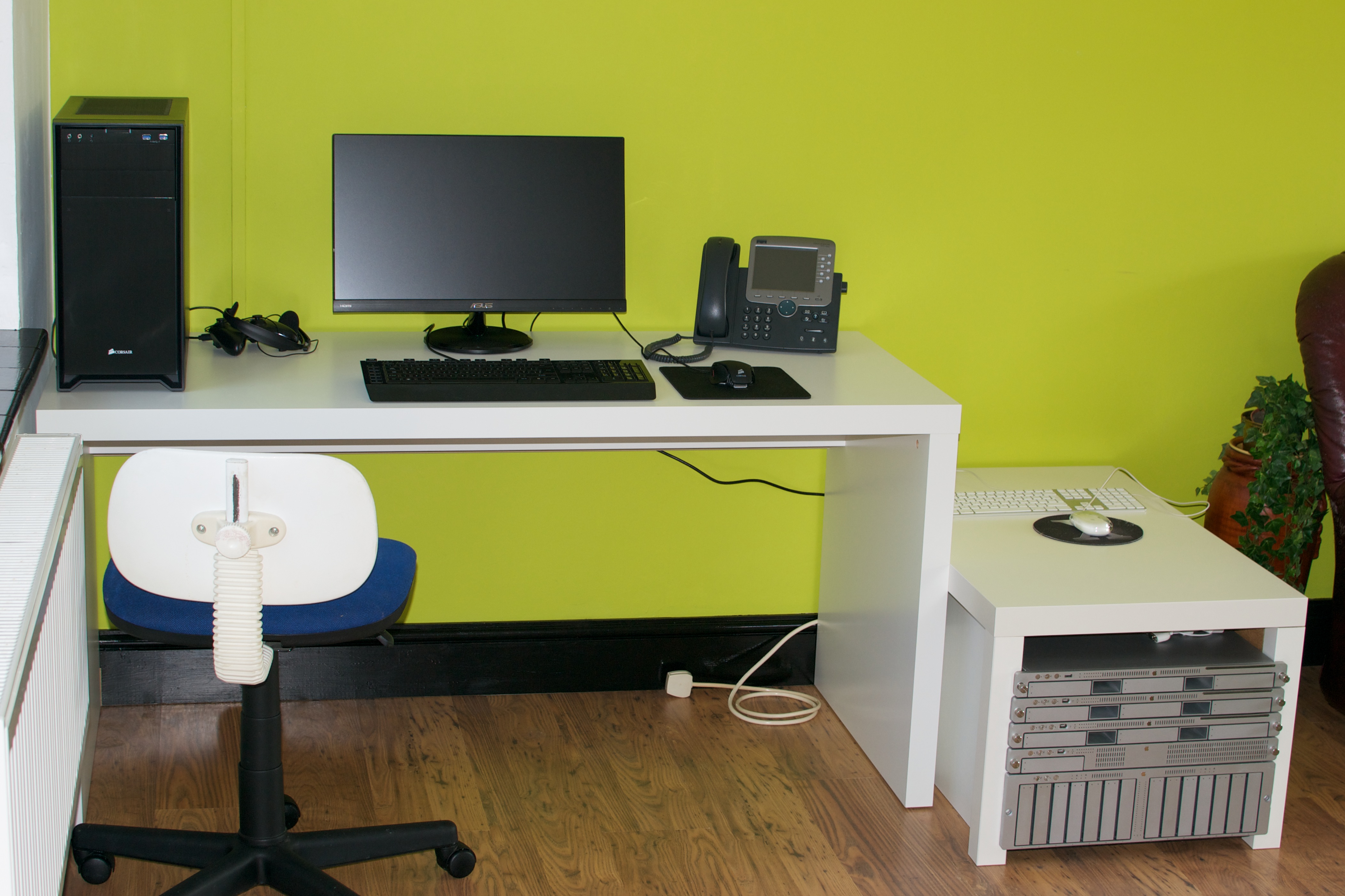 2016_desk_01.jpg