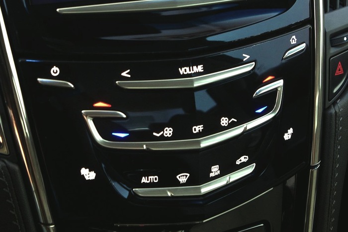 2013-cadillac-ats-touch-panel.jpg