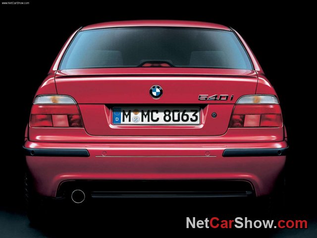 BMW-540i_M_Sportpaket_2001_photo_02.jpg