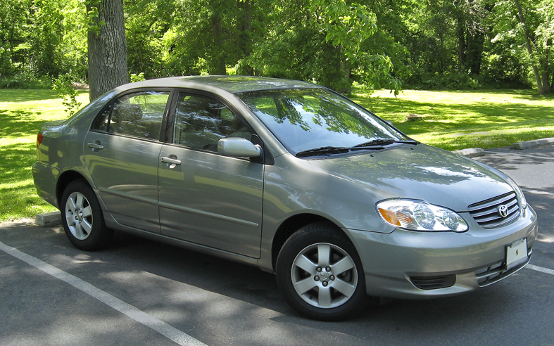 Toyota_corolla_2003_LE.jpg