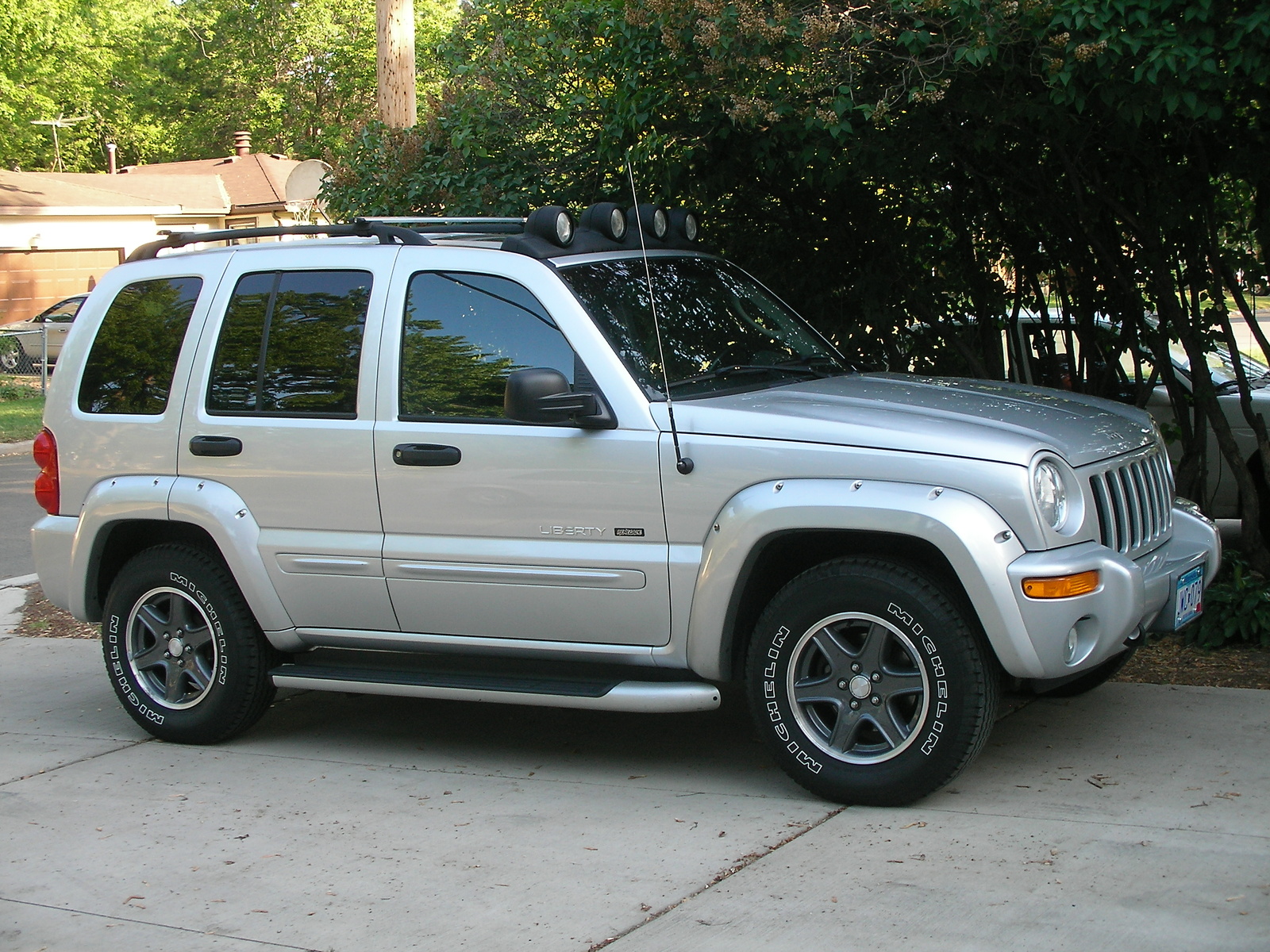 2002-jeep-liberty-renegade-4wd-pic-10033.jpeg