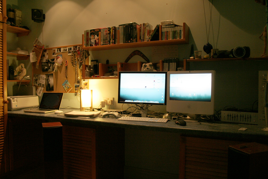 desk2008end.jpg