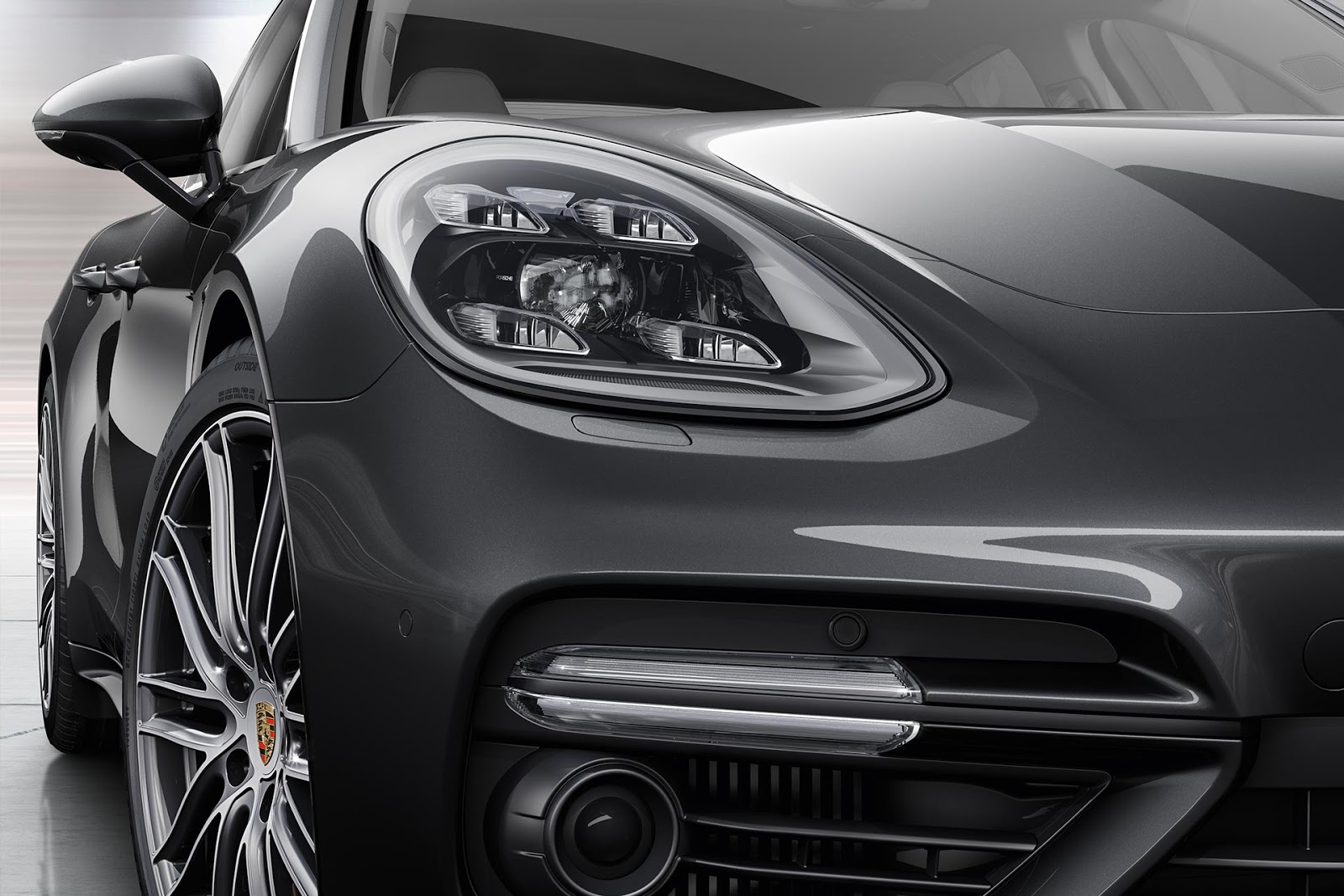 Carscops-Porsche-Panamera%25408.jpg